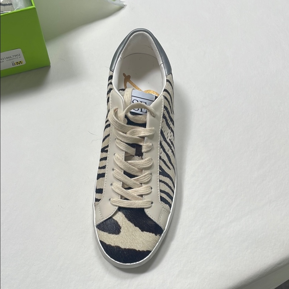 Sam Edelman size 8 aubrie zebra print sneaker